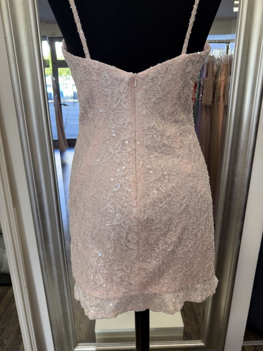 Robes: Short Dress Sequins Spaghetti Straps Size 36 – Neuf avec emballage d'origine à Schlatt ZH par xhesiesi 3