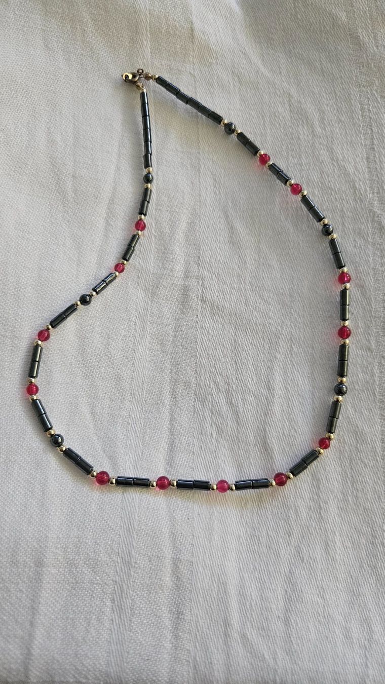 Catenine: Collana girocollo rossonera – Usato da Melano venduto da H-Sara