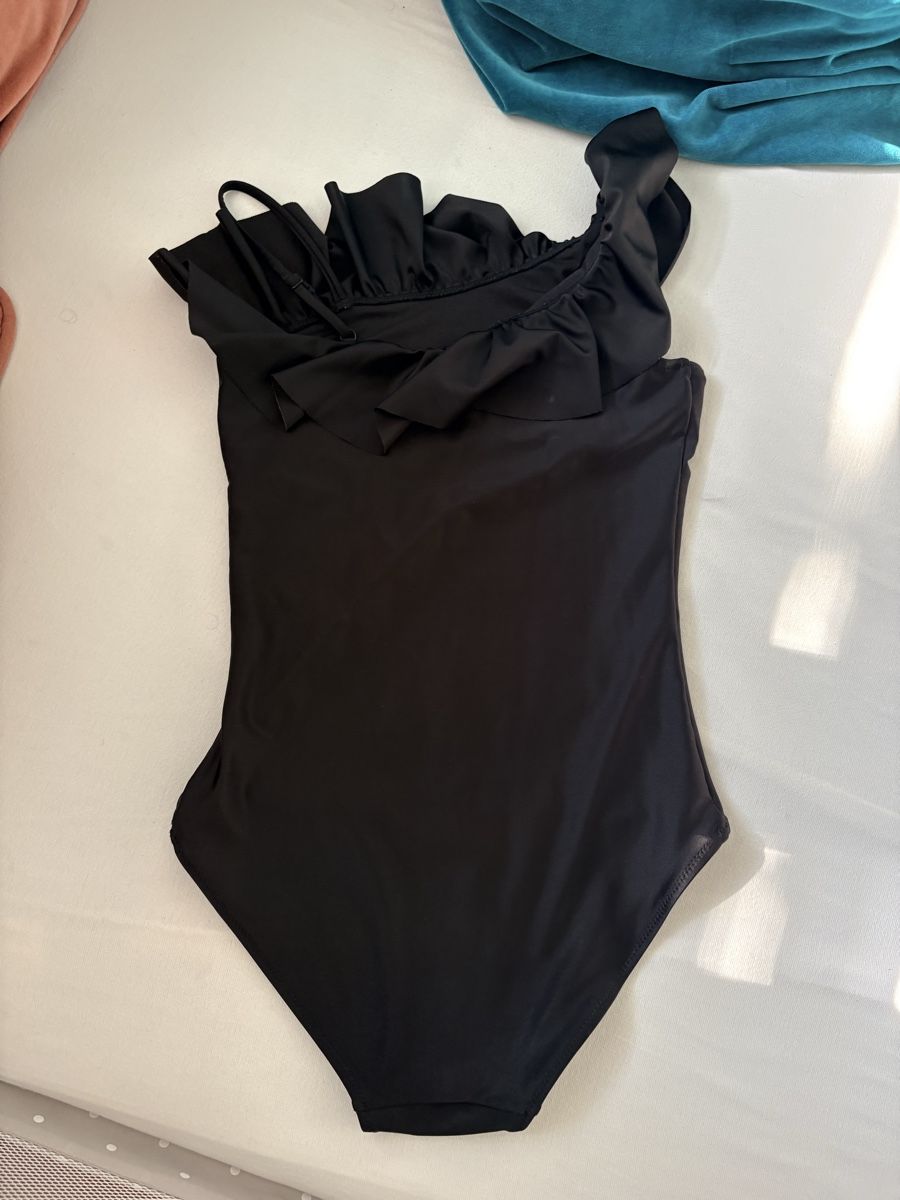 H&M Maillots de bain: Badeanzug H&M Schwarz Grösse 146/152 – D'occasion à Münchenstein par Miresolese 1