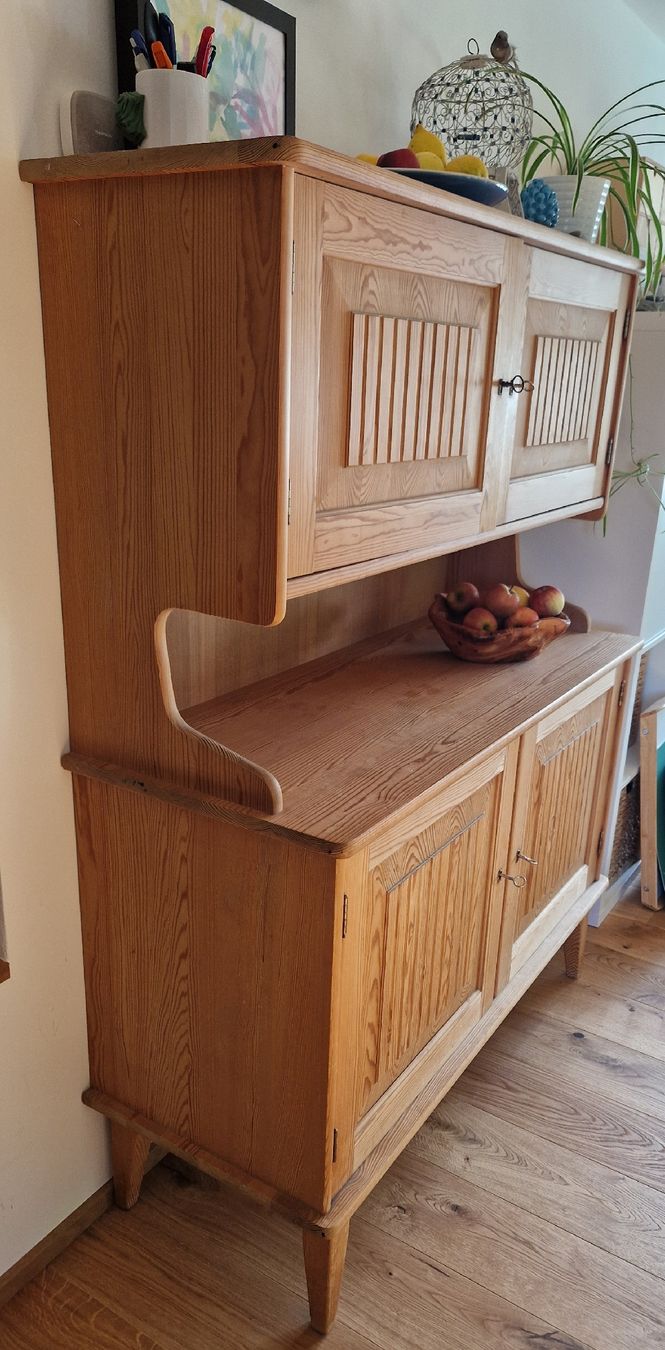 Buffets: wunderschönes kleines Holzbüffet – D'occasion à Filisur par METchen 1