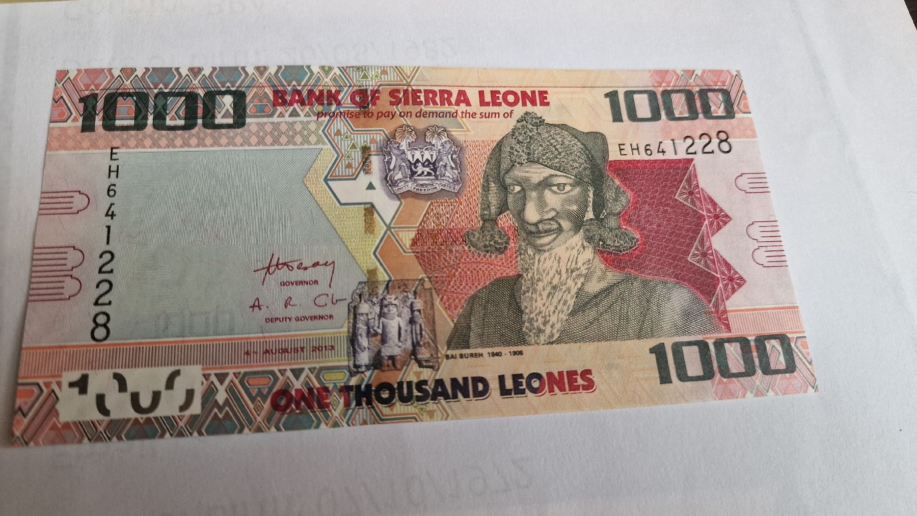 Banknoten: Banknote Sierra Leone 2013 NEU – Neu und originalverpackt aus Herisau von Antiques.AR