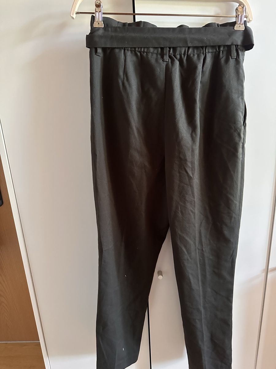 H&M Pantaloni: Sommerhose Gr. 38 H&M Dunkelolive – Usato da Münsingen venduto da Secondhand89 2