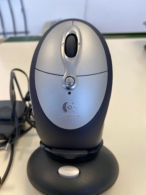 Logitech Mouse: Funkmause Logitech – Usato da Wängi venduto da Bmo