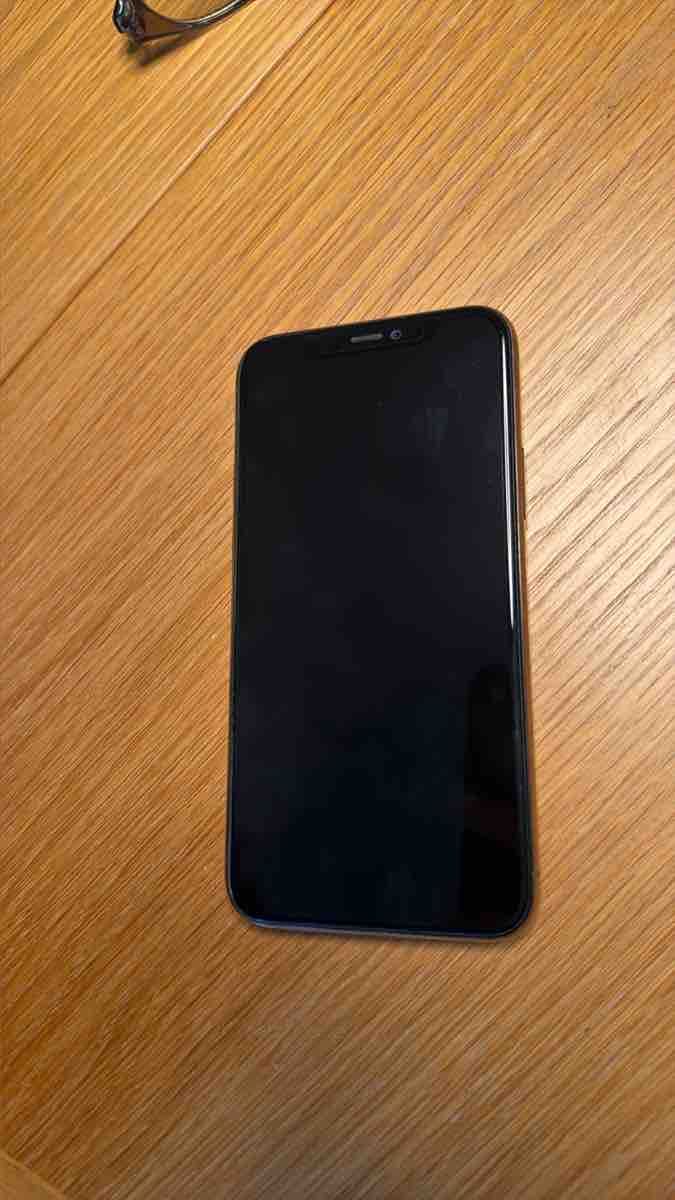 Apple Handys / Smartphones: iPhone 11 pro 64gb – Neu (gemäss Beschreibung) aus Zürich von parrrra