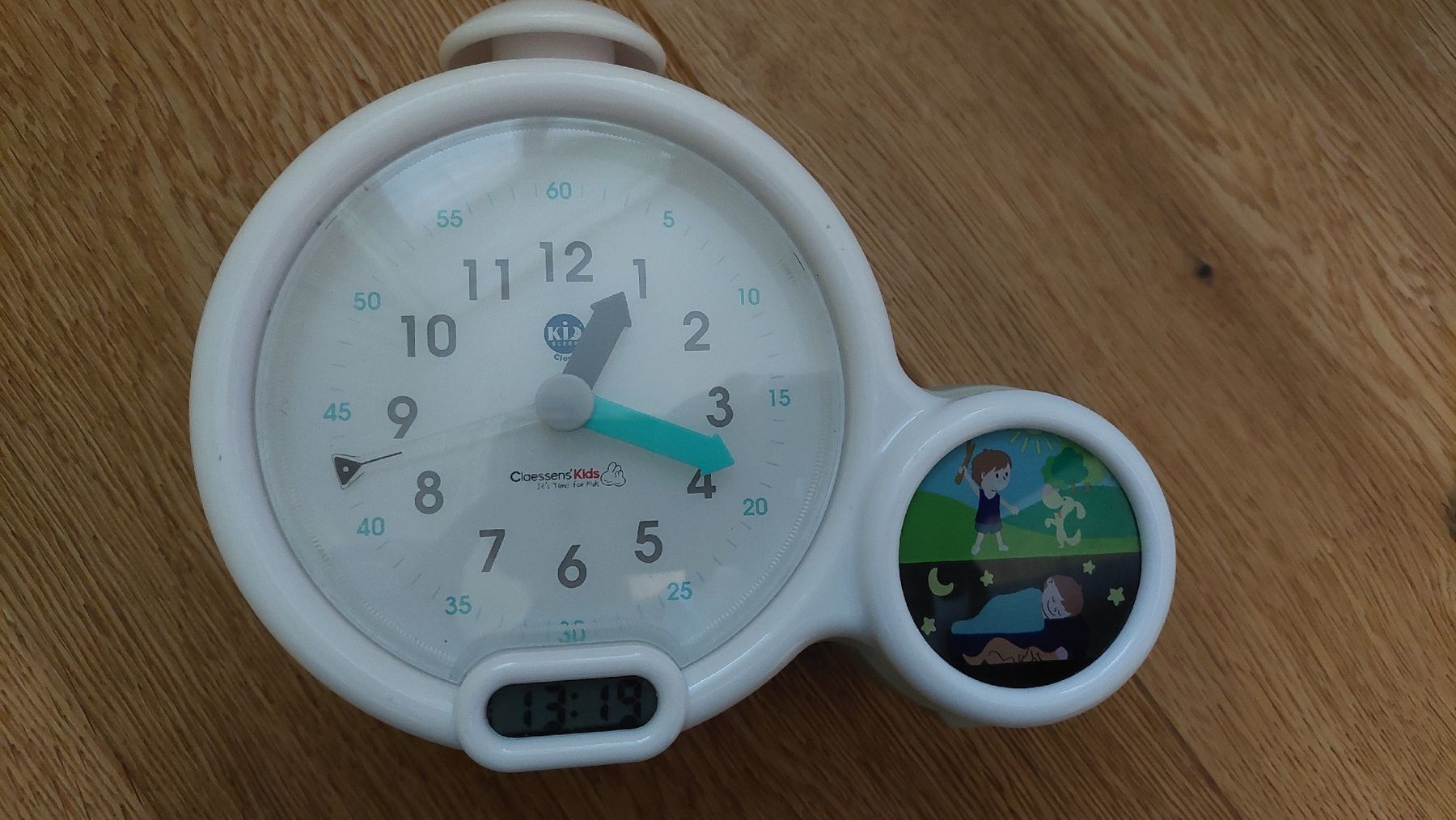 Swiss Orologi: Kinder-Lernuhr Wecker Tag-Nachtleuchte – Usato da Volketswil venduto da Anni88