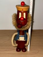Niedliches Mannli Holz 60er-Jahre Kapitän Teak (?) 30cm hoch