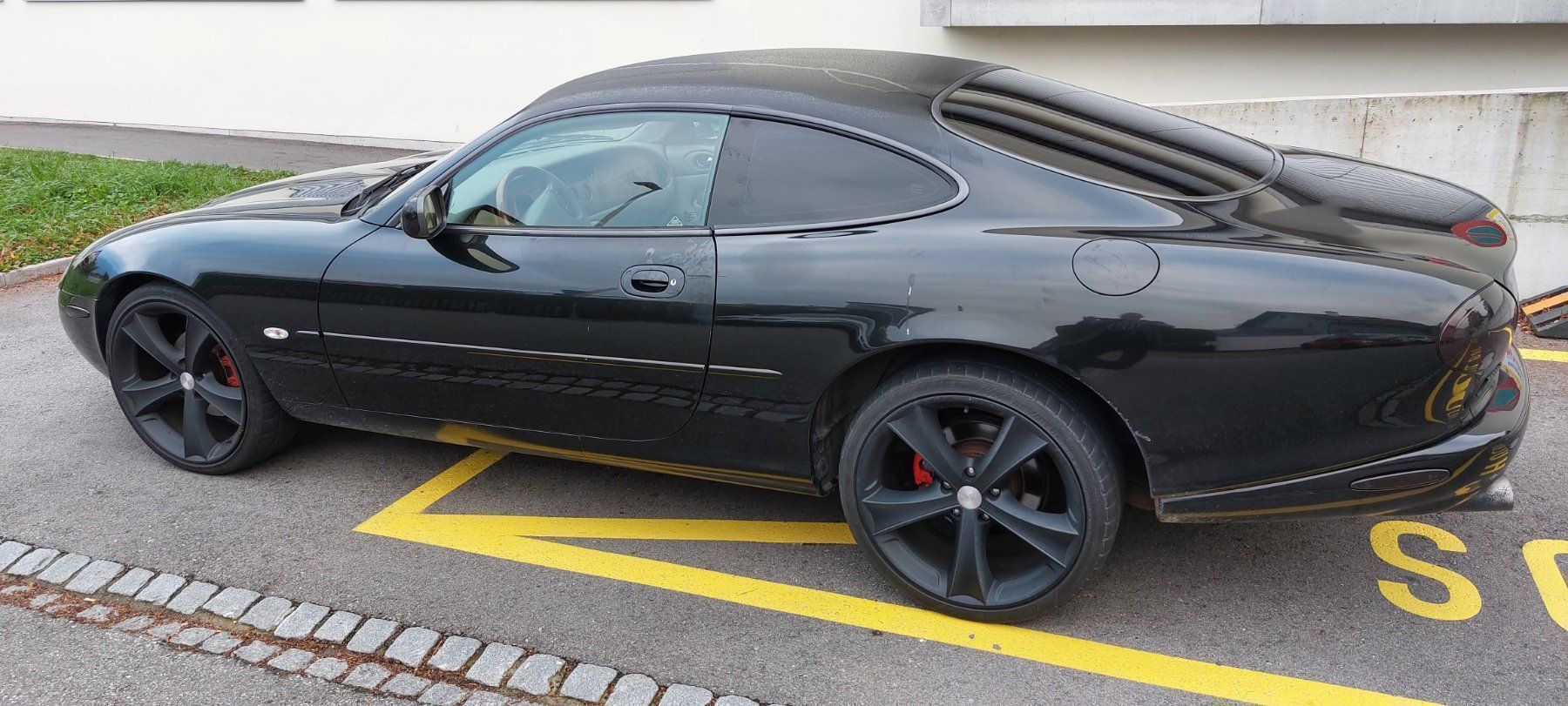 Jaguar Automobili: Jaguar XK8 Coupé – Usato da Buchs/SG venduto da rockresort