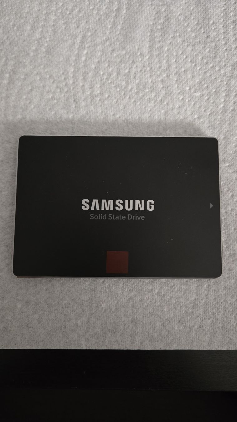 Samsung Dischi rigidi: Samsung SSD 256gb ab 1.Fr – Usato da Kloten venduto da Cyrill_King