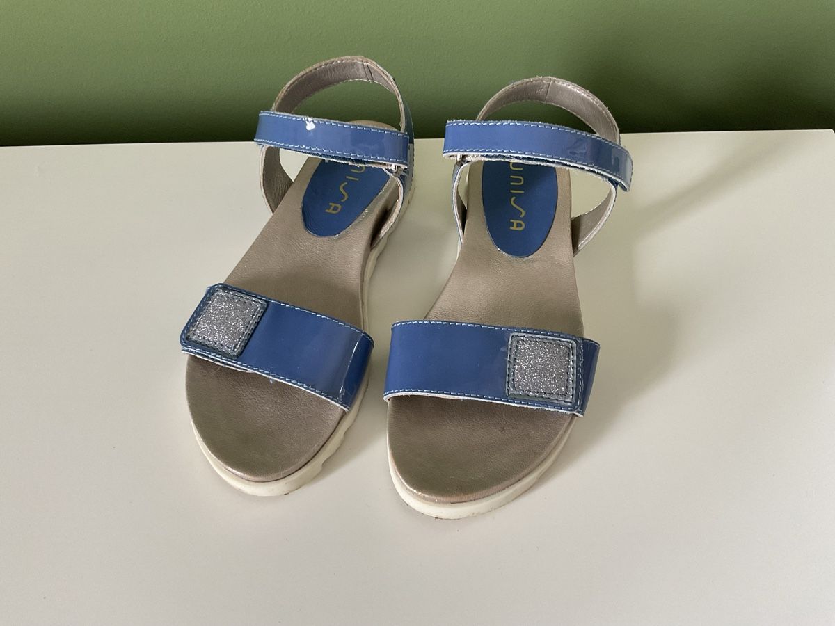 Unisa Schuhe für Mädchen: Lackleder Sandalen Mädchen Unisa Gr.33 – Neu (gemäss Beschreibung) aus Pfäffikon ZH von Ben0707