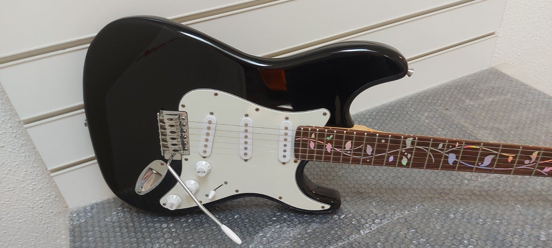 Strumenti musicali: E-Gitarre ,frisch ab service – Usato da Glattbrugg venduto da Swissmusik 1