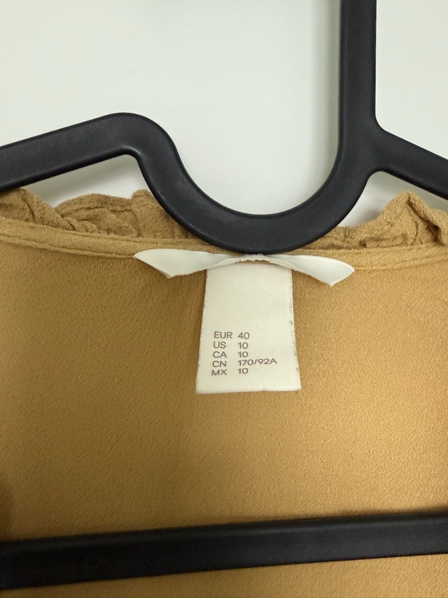 H&M Camicette: H&M Bluse, Gr. 40, Senfgelb, V-Ausschnitt – Usato da Olten venduto da smashbox 3