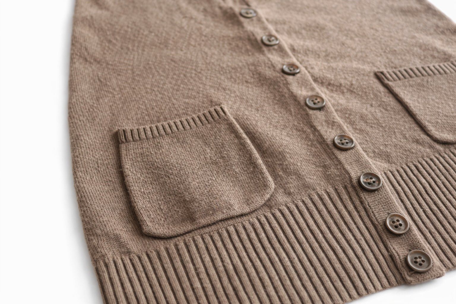 Bershka Gilets & Westen: Damen Strickweste Braun Gr. M mit Knöpfen – Neu (gemäss Beschreibung) aus Fully von VaneaSelection 4