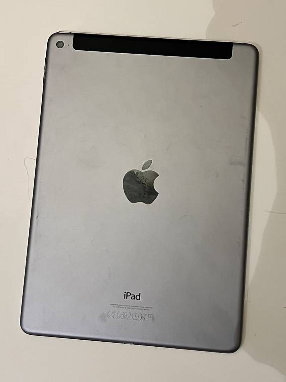 Tablet PC: apple ipad 2016 – Usato da Monte Carasso venduto da GloriaHangar11 2