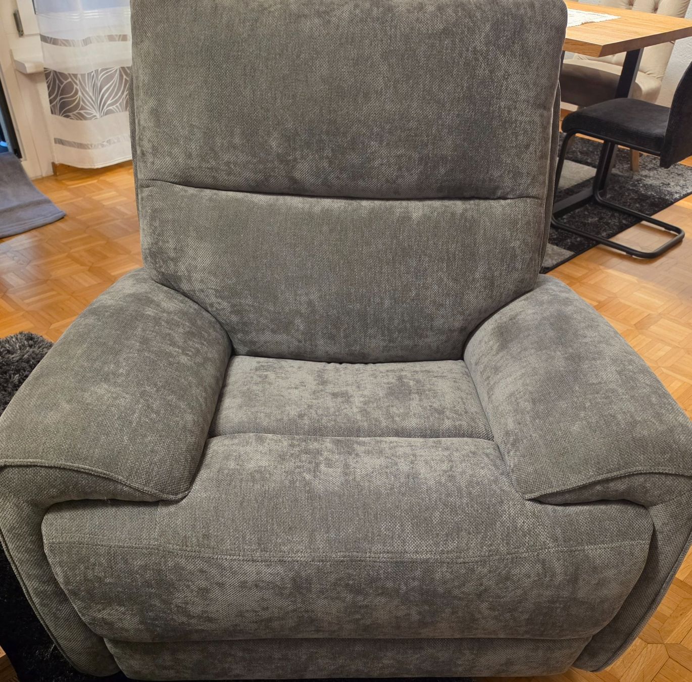 Conforama Poltrone: Sessel grau Stoff guter Zustand – Usato da Volketswil venduto da Marchuber92