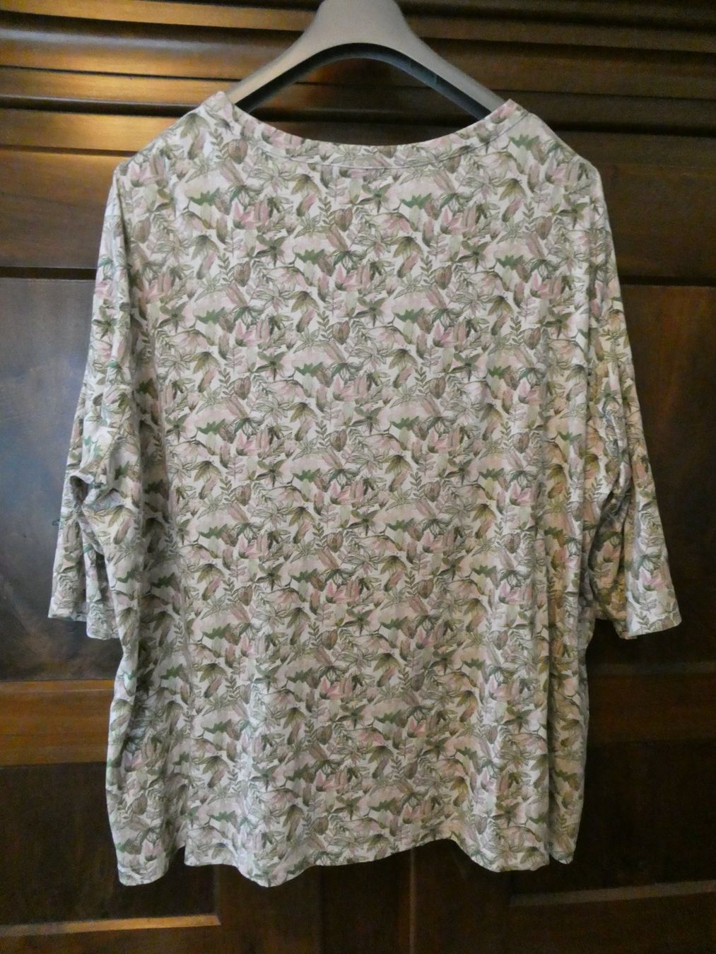 Ulla Popken T-shirt: Shirt von Ulla Popken Grösse 58/60 – Usato da Basel venduto da Robyn 1