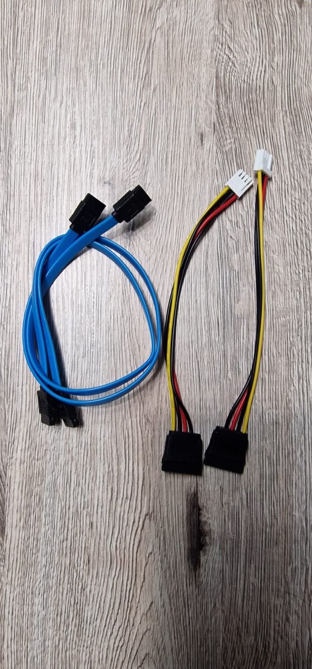 Leine & Halsband: SATA Kabel – Gebraucht aus Dagmersellen von Purppetz