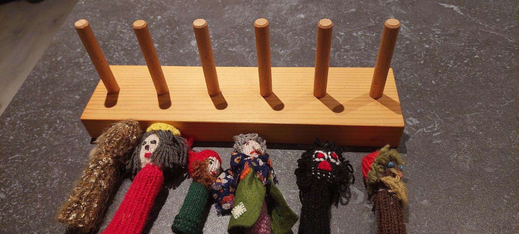 Giocattoli: 6Fingerpüppchen mit Ständer – Usato da Muri AG venduto da nindo1 8