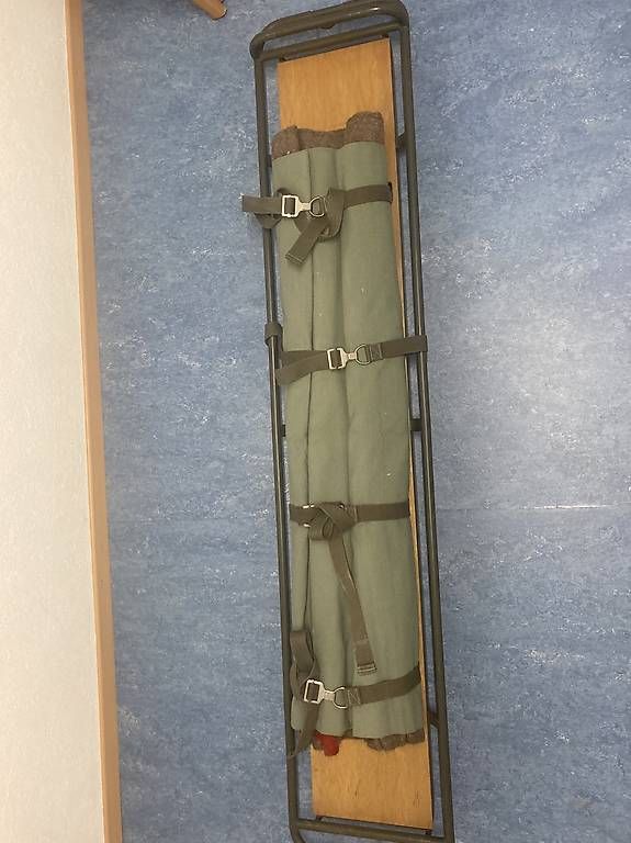 Armi bianche: Schweizer Armee Sanitätstragbahre – Usato da zürich venduto da Apfel2