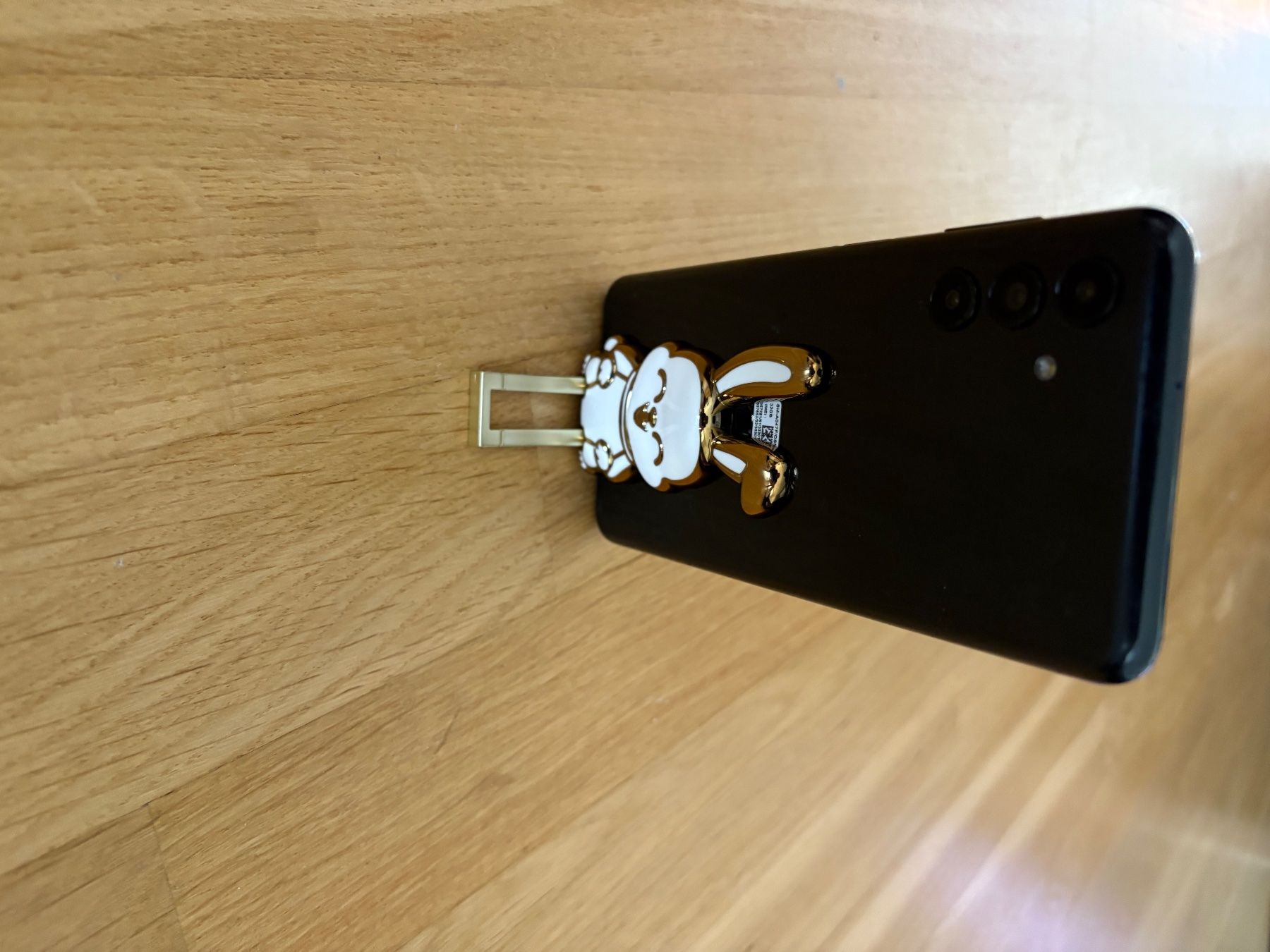 Telefoni cellulari / Smartphones: Faltbarer Hasen-Telefonständer – Nuovo e nell'imballaggio originale da St.Gallen venduto da Christianl02 1