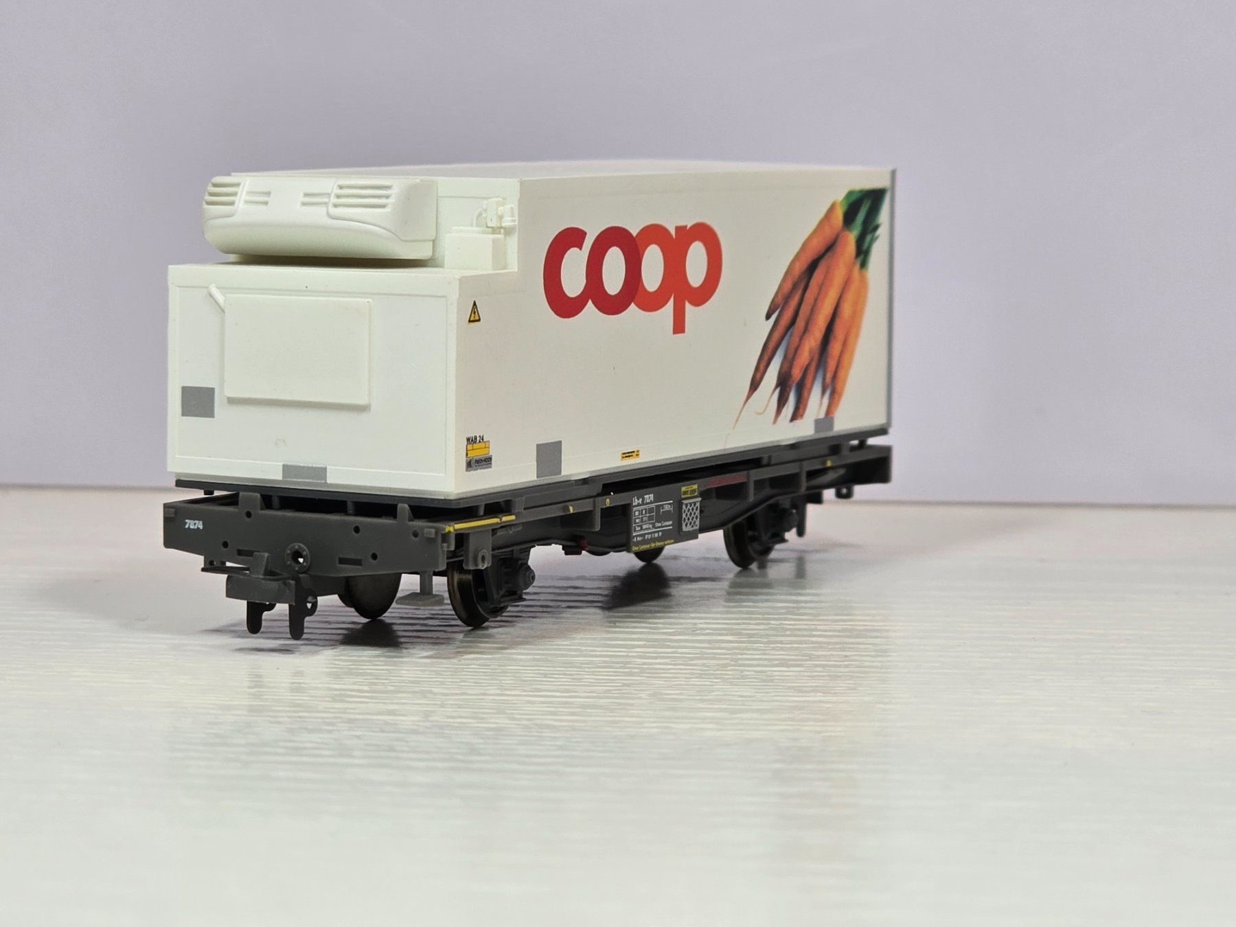 Bemo Modelleisenbahnen: Bemo 2269127, RhB, Coop - Container, Karotte, Rüebli, Neu – Neu und originalverpackt aus Kloten von Nicola2 2