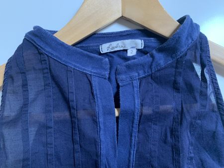 Top blu tg 2/S scollo americana e elastico sul fondo