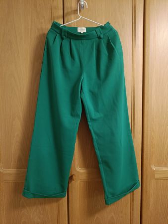 Sézane Hose Loulou Grün Gr. 36 – chic, mit kleinem Mangel