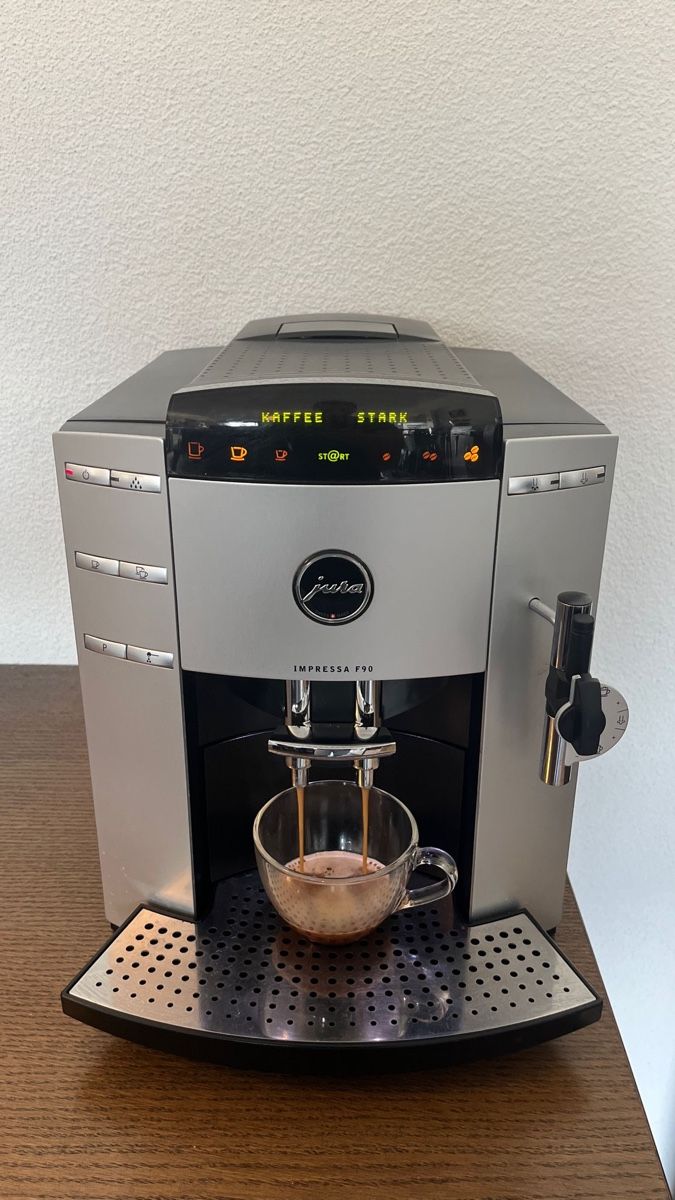 Jura Macchine per caffè & Macchine per espresso: Jura F90 Kaffeemaschine – Usato da Root venduto da HHParts