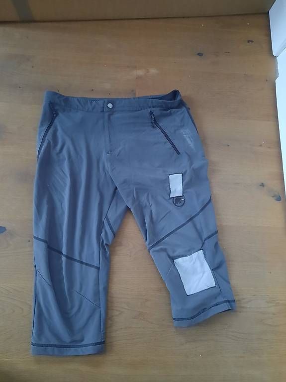Pantaloni: Pantacourt Escalade Mammut taille L – Usato da Neuchâtel venduto da Bykarl_Neuchatel