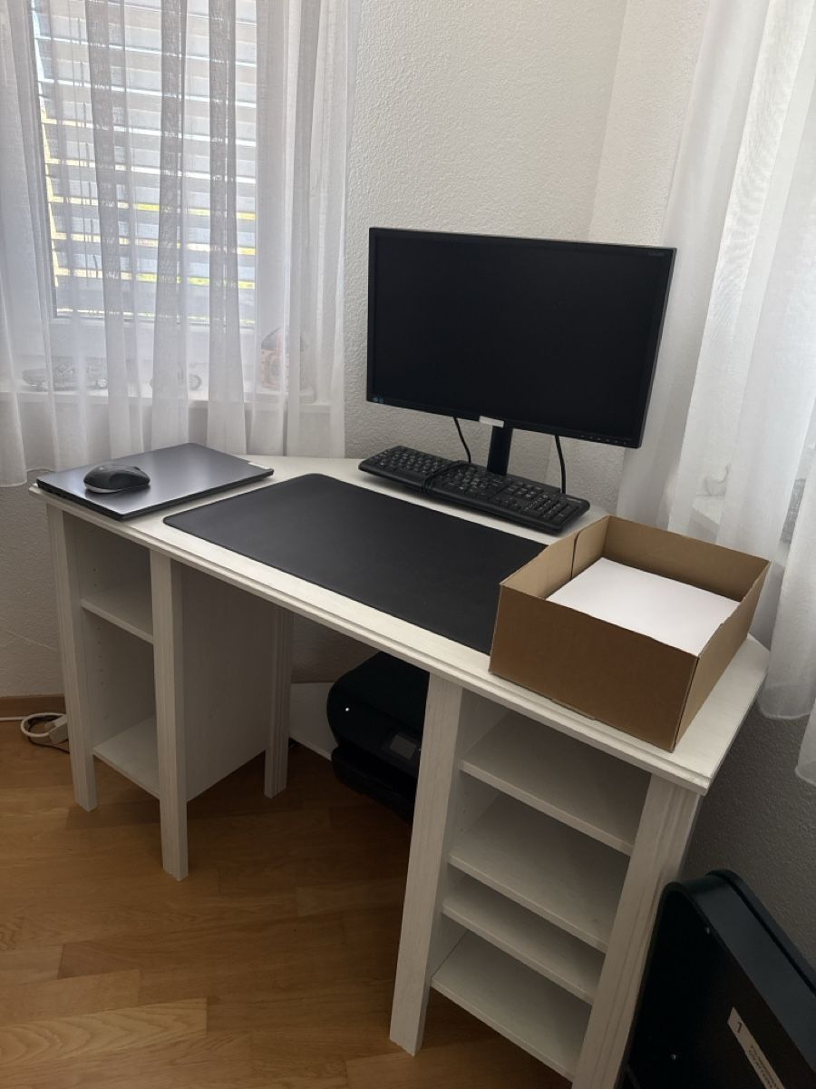 Ikea Bureaux: Eck- Schreibtisch  – D'occasion à Goldach par mic_g26h