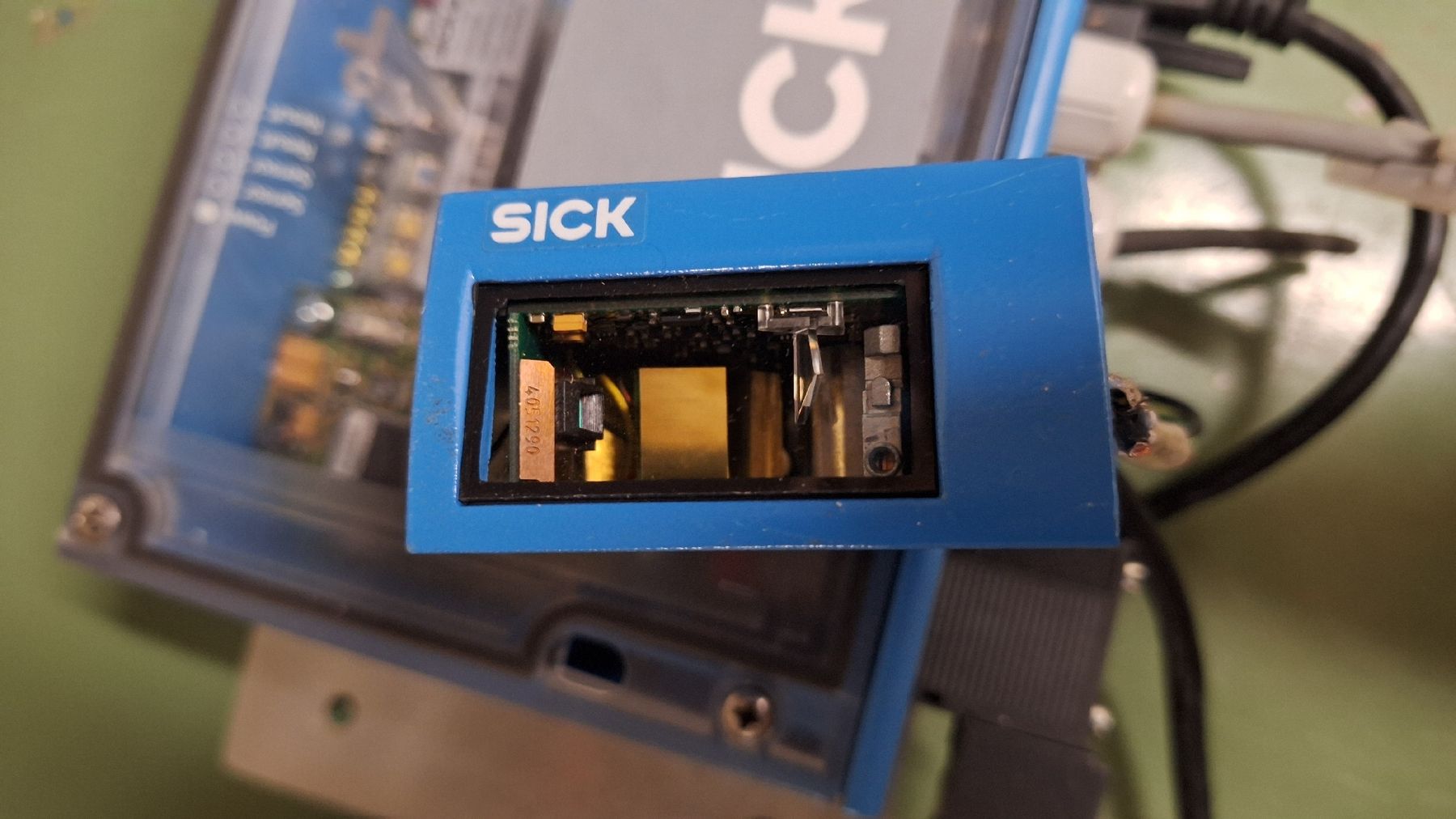 Scanner: Sick Laser Scanner CLV620 inkl. Anschlussbox – Usato da Hornussen venduto da VeryGrumpy 3