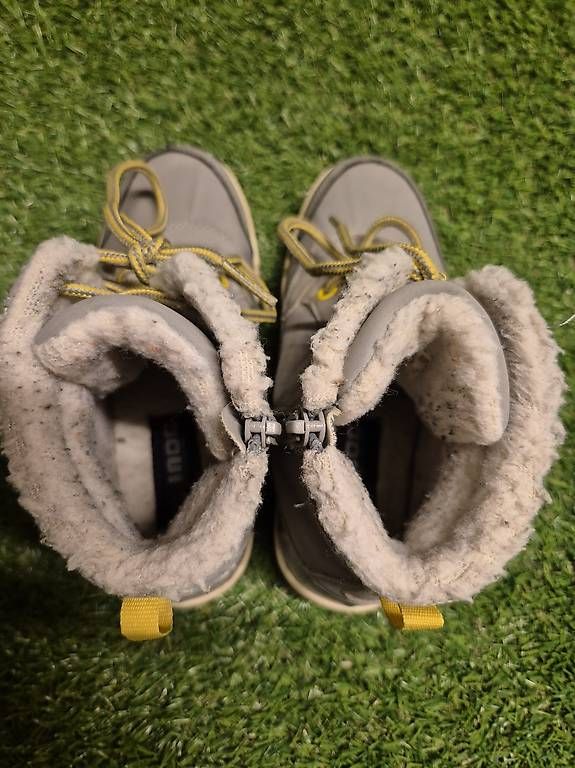 Schuhe für Jungen: Gefütterte Winterstiefel, Grösse 33 – Gebraucht aus Zürich von RaffaelaT