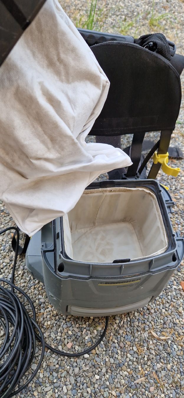 Kärcher Aspirapolveri & Accessori: ASPIRATEUR DORSAL KARCHER BV5 – Usato da St. Ursen venduto da cpi23 2
