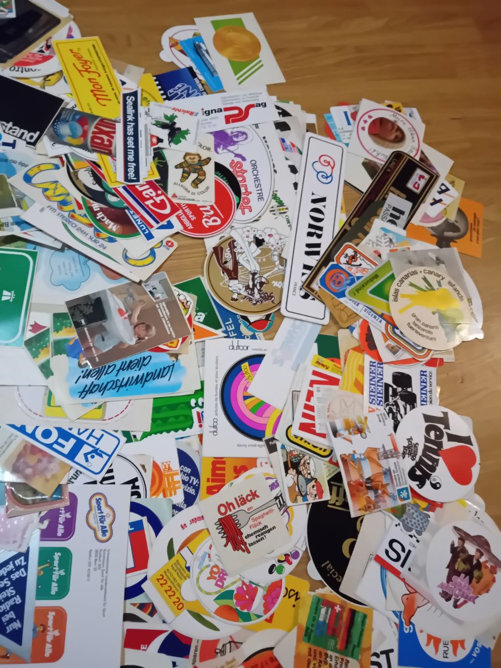 Aufkleber: Aufkleber mix 1.9 kg – Gebraucht aus Biasca von Old_6blh 3
