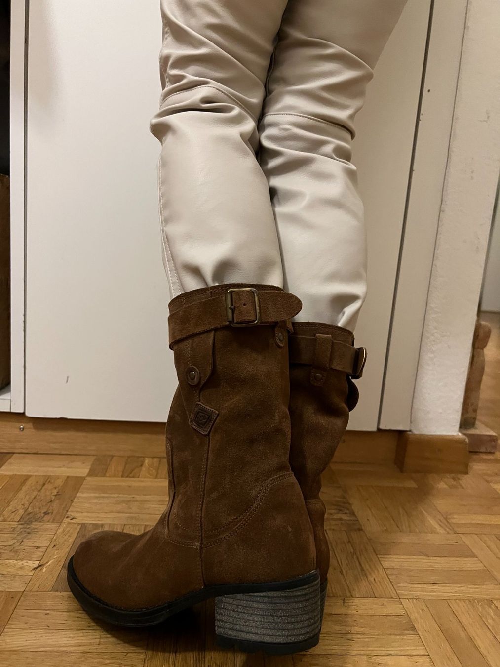 Damenschuhe: mittelbraune Wildleder-Boots, 37 – Neu (gemäss Beschreibung) aus Luzern von Buetzel19 3