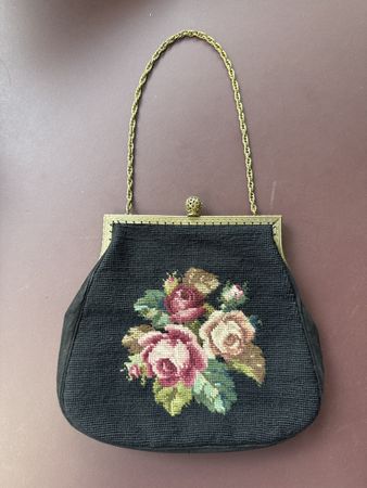Vintage Handtasche mit Rosenmuster, ideales Geschenk!