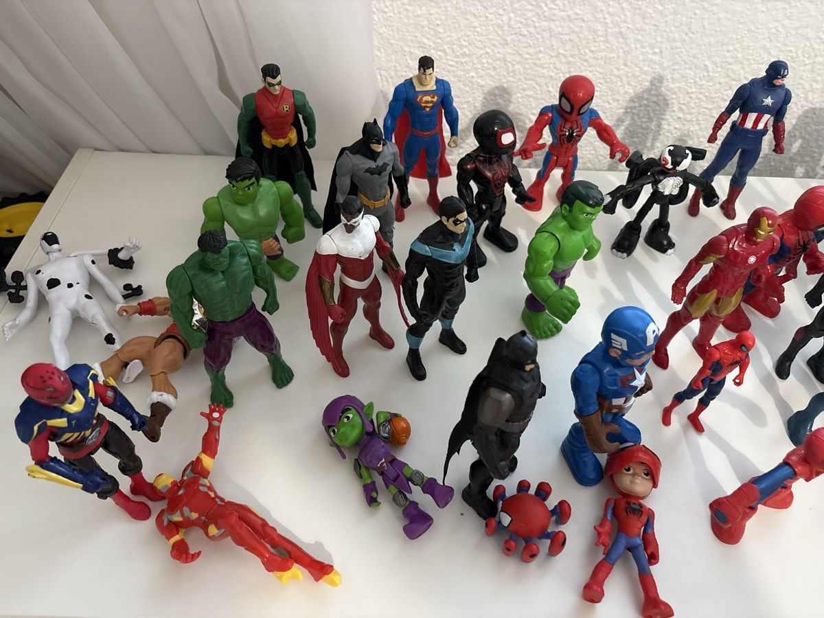 Statuette: Actionfiguren Set Superhelden Konvolut gebraucht – Usato da Au SG venduto da ngashi