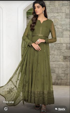 Damen Kleid olivgrün bestickt mit Schal neuwertig