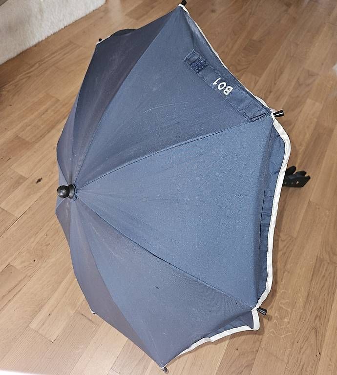 Ombrelloni: Sonnenschirm Kinderwagen – Usato da Basel venduto da Bienli03