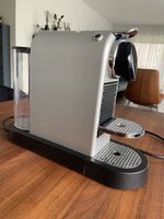 Nespresso Kapselmaschine, silber, neuwertig
