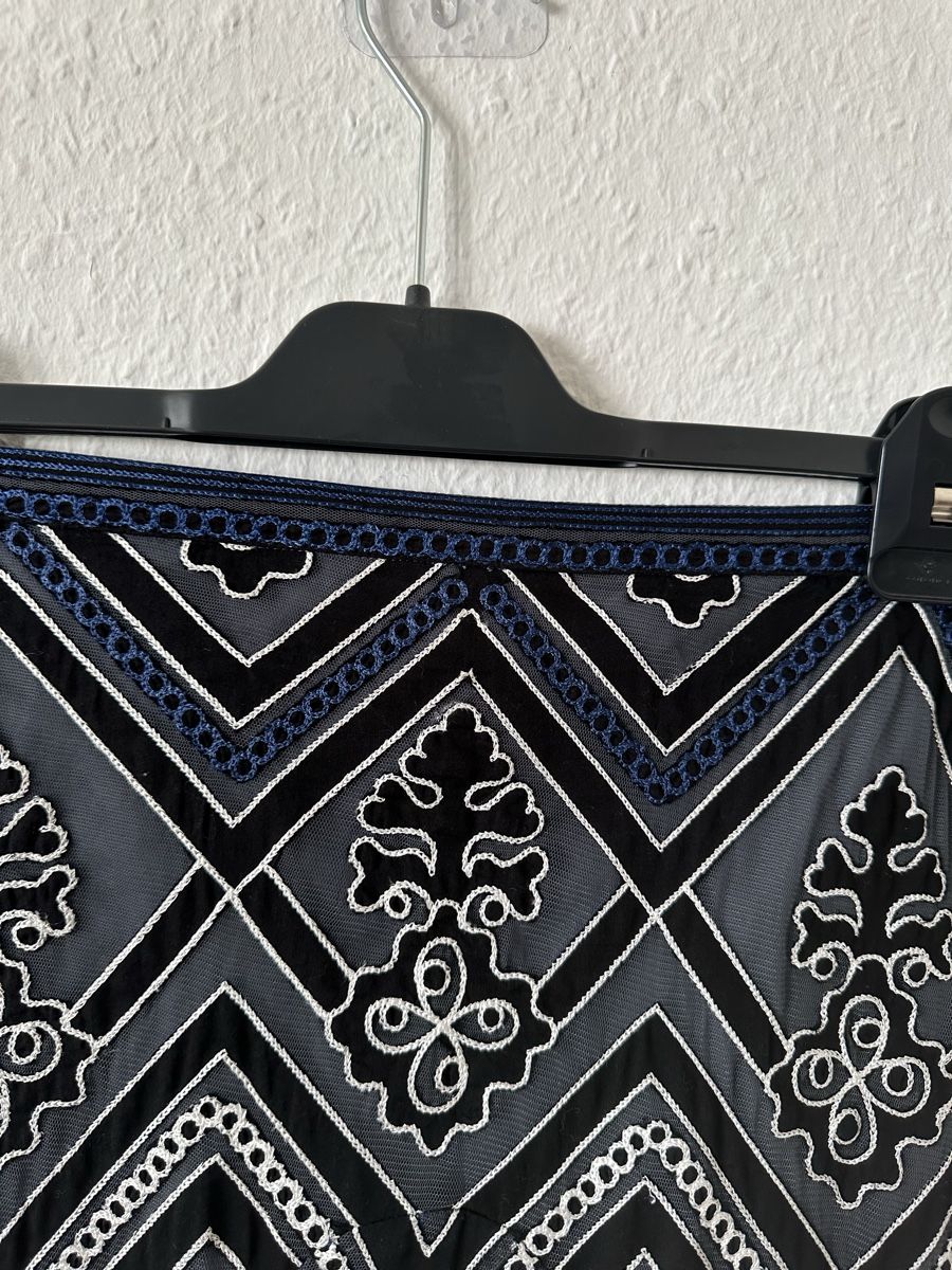 Gonne: i BLUES Designer Skirt, Size 6, Geometric Pattern, Gift! – Nuovo e nell'imballaggio originale da Versoix venduto da pen_6hgs 1