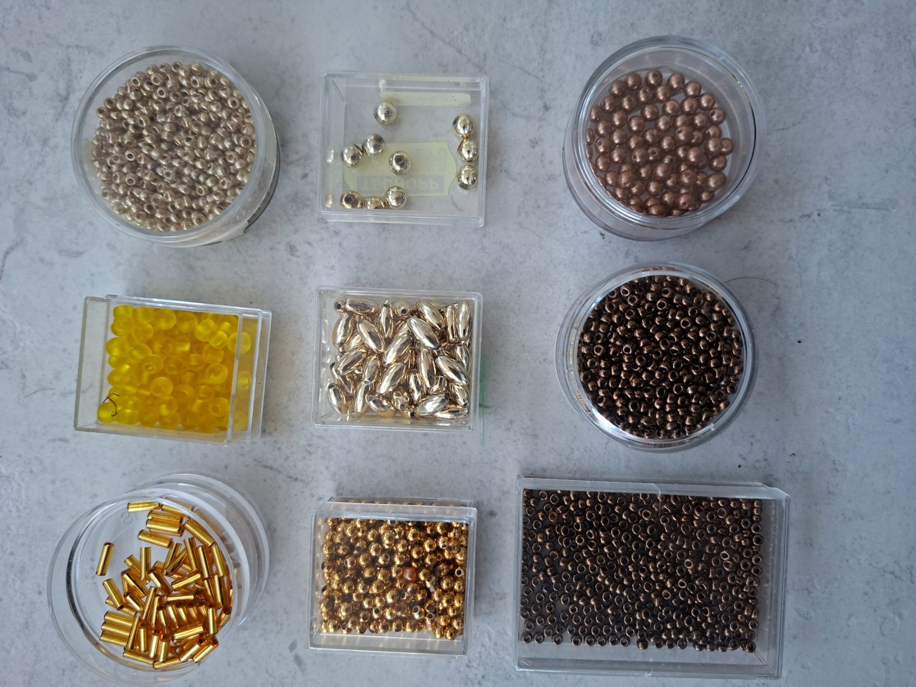 Perles (synthétiques): Glasperlen – D'occasion à Pfaffnau par Covial 5