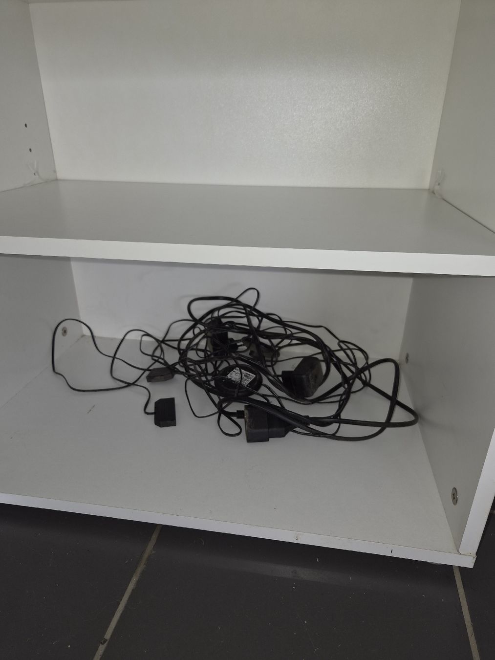 Vetrine: Forte Skyview Vitrine Fernsehmöbel Weiss – Usato da Dürrenäsch venduto da Uliu 8