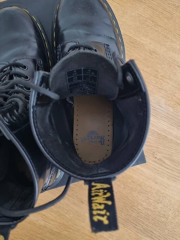 Dr. Martens Scarpe da uomo: Dr. Martens - 1460 Stiefel Schwarz - 38 – Usato da Zürich venduto da lisanfont 3