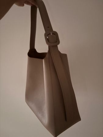Modische Beuteltasche, beig/grau, Leder-Optik, neuwertig, So