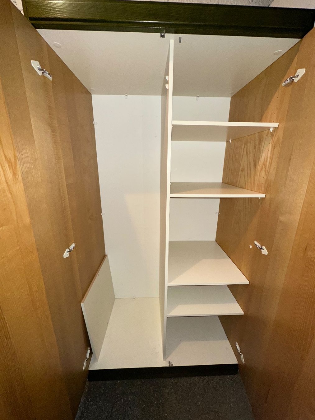 Armoires: Schrank  – D'occasion à Bern par Butzi_L 2