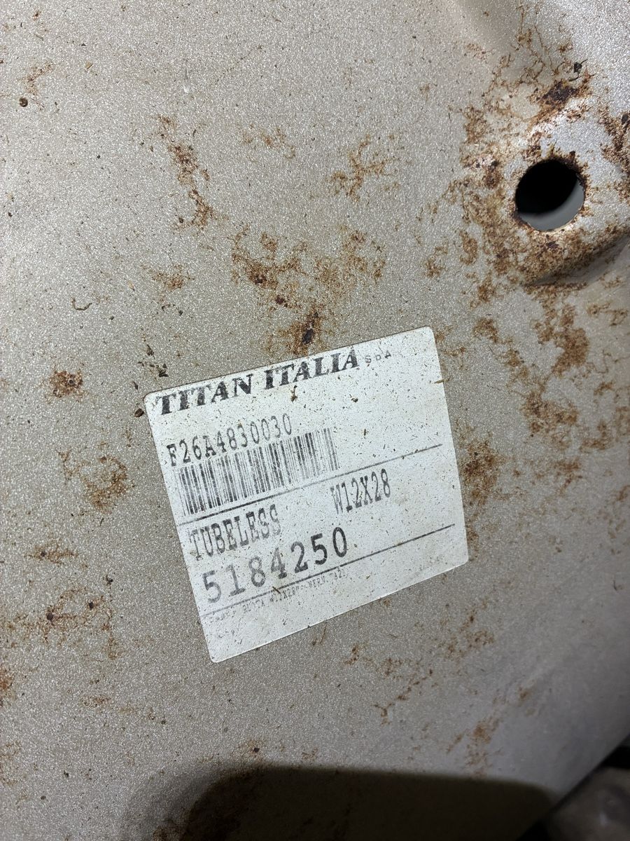 Fiat Cerchioni: Fiat 45-66 oder polytrac 50 felgen hinterachse – Usato da Schangnau venduto da UeliK0102 1