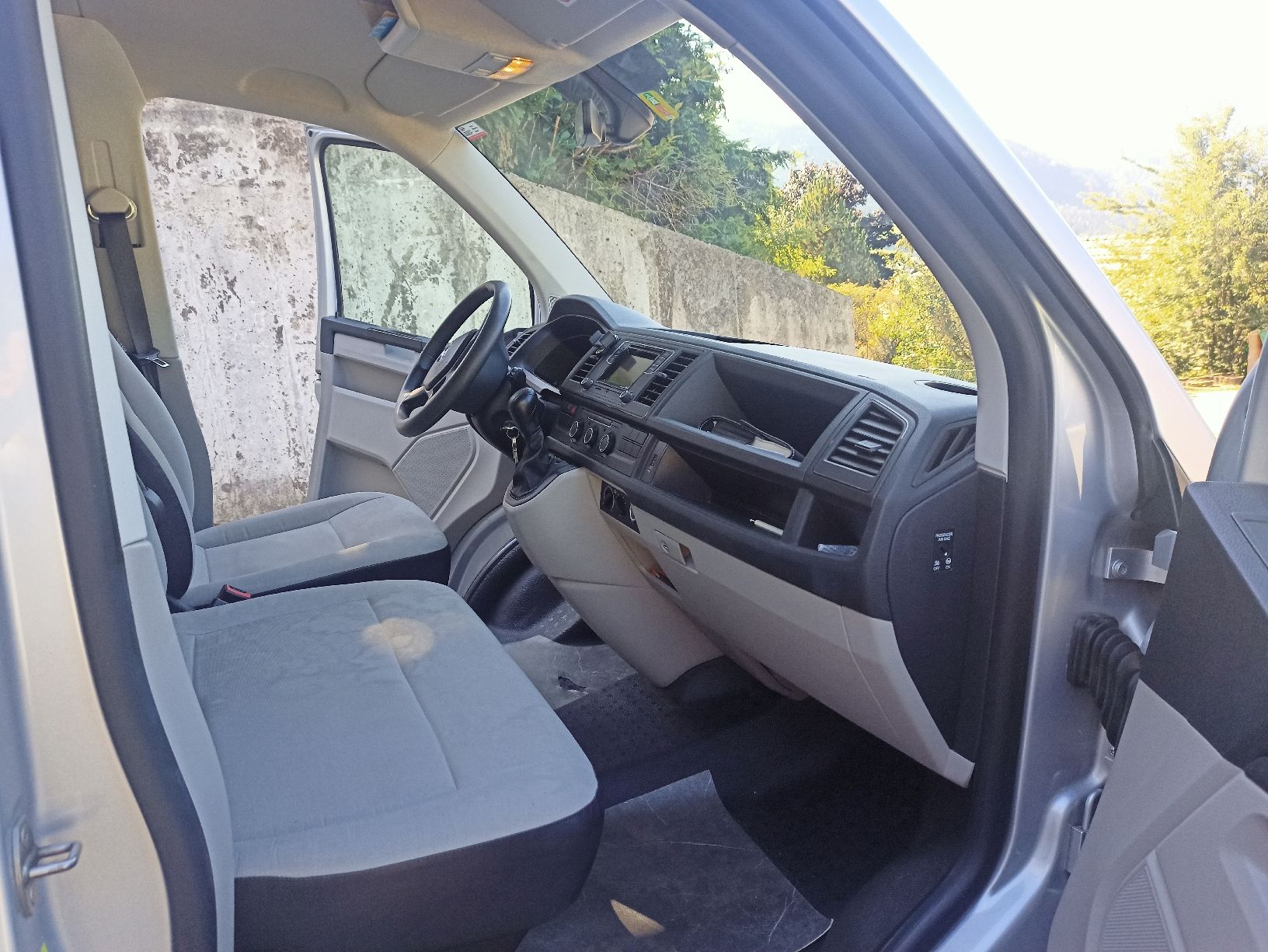 Véhicules utilitaires: VW T 6   In Top Zustand – D'occasion à Plasselb par Frisi4 2