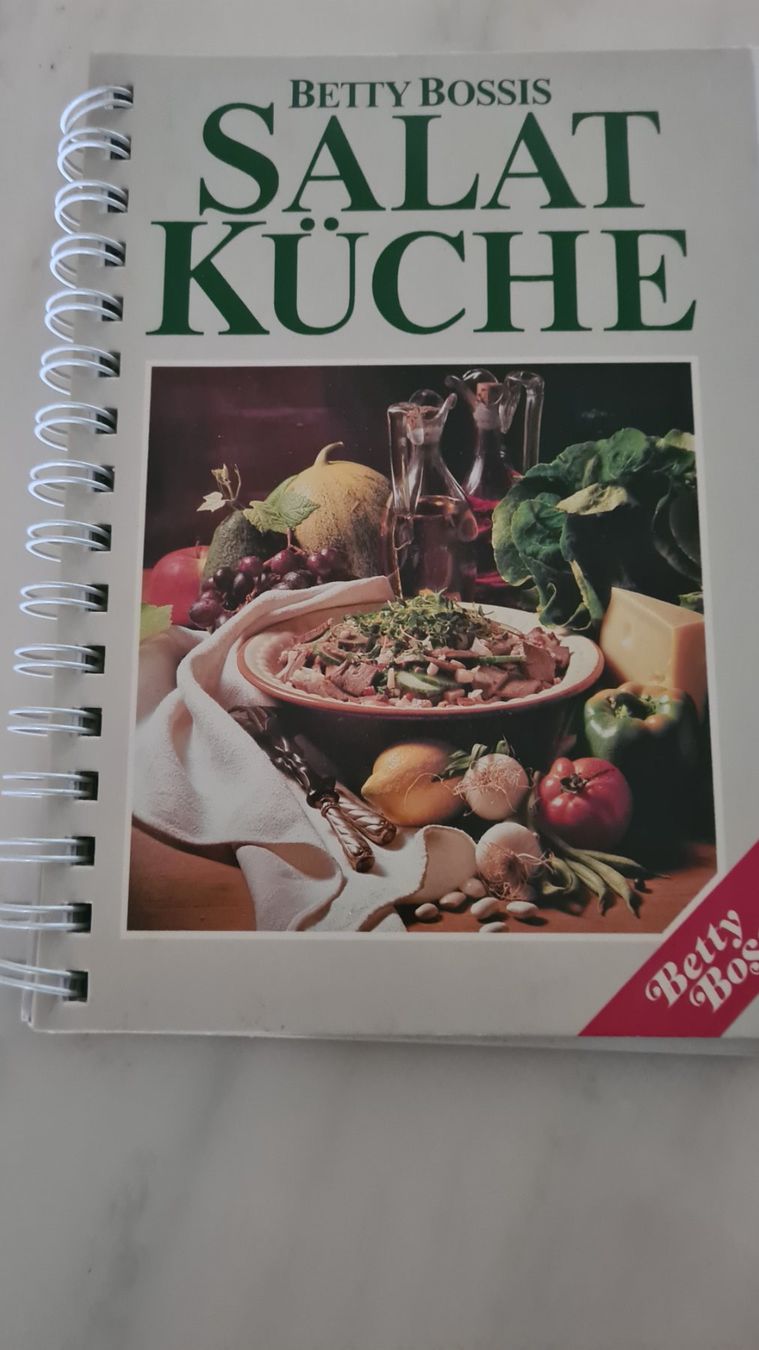 Libri: Betty Bossis Salat Küche – Usato da Au SG venduto da fiat27