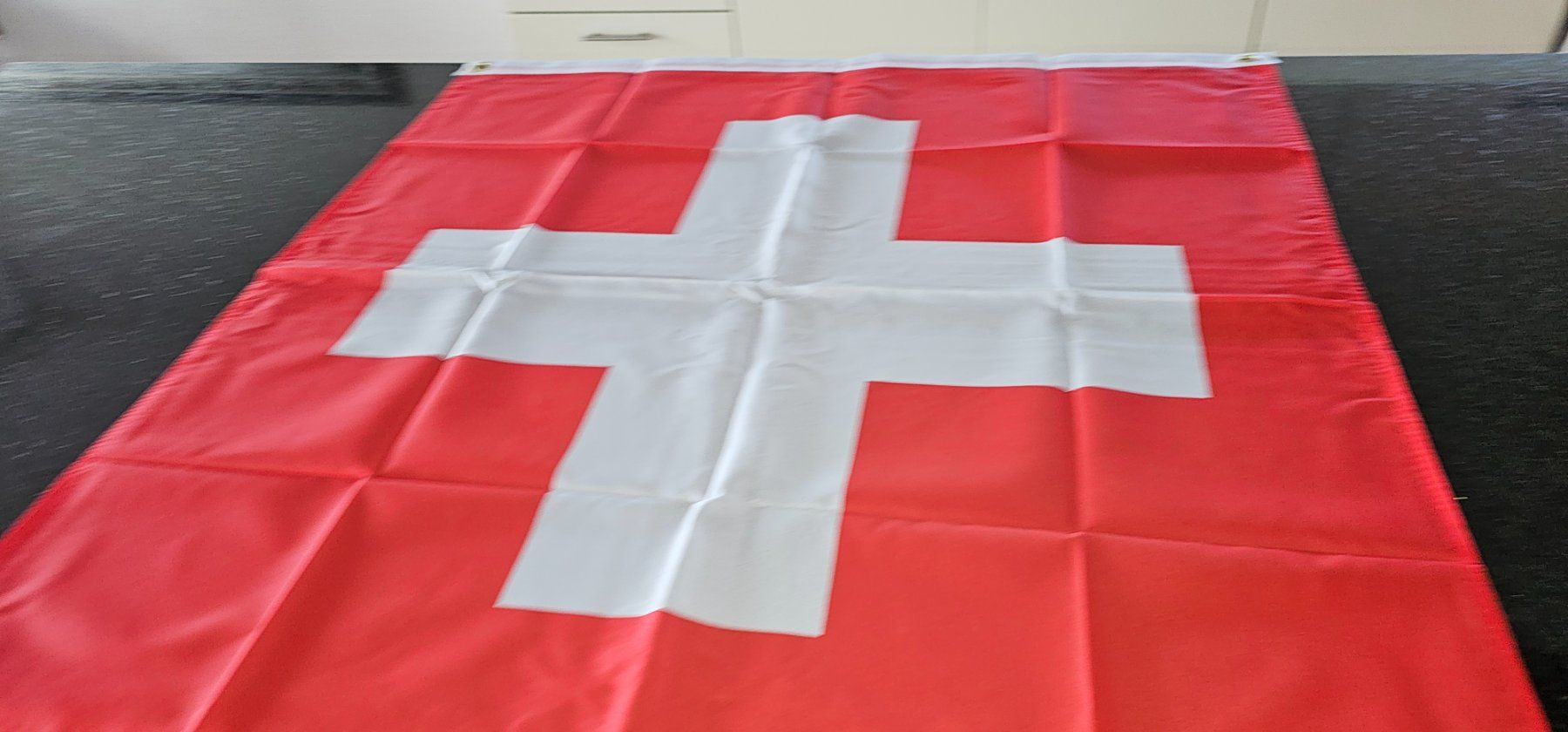 Bandiere: Schweizer Flagge -  Fabrikneu und Originalverpackt – Nuovo e nell'imballaggio originale da Kreuzlingen venduto da UAE 6