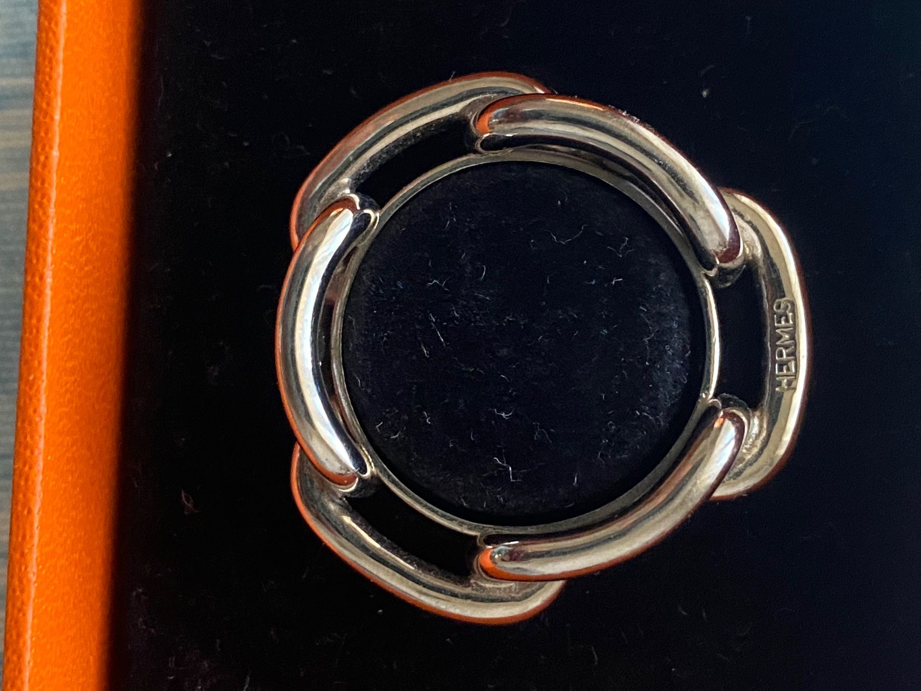Hermès Ciondoli: Original Hermes Foulard Ring – Nuovo (secondo la descrizione) da Kaiseraugst venduto da RJ03 1